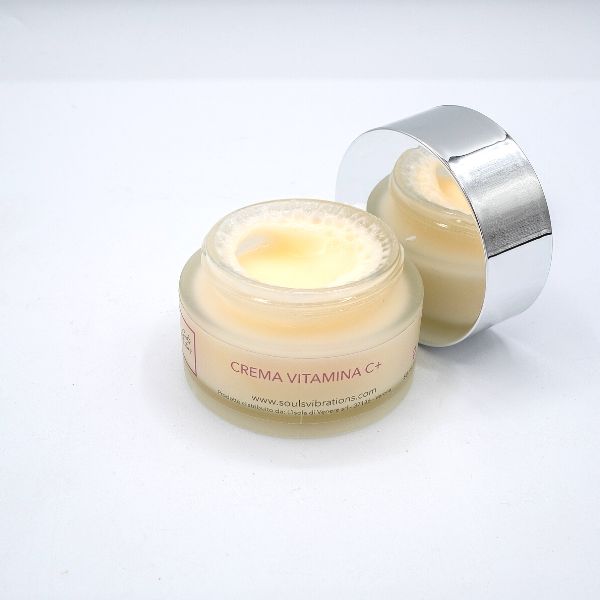 SITO GIOVANNA 22-22 crema vitamina C+ aperta 600px SITO GIOVANNA 22-22 crema vitamina C+ aperta 600px